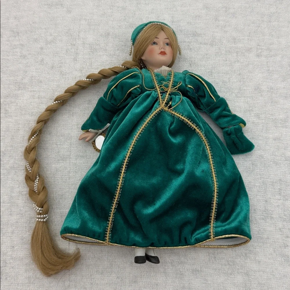 Vintage Elegant Rapunzel Doll with Braided Hair, velvet dress w/gold trim (mlb)